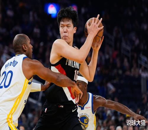 同样NBA季前赛首秀,杨瀚森拿到4分,陈国豪14分,周琦多少分