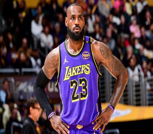 詹姆斯遭遇坐骨神经痛！生涯首次缺席揭幕战专家称可能休战46周