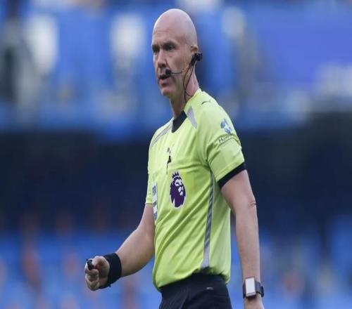 英超名裁：我曾考虑退出裁判界我的家人曾在机场被球迷围攻