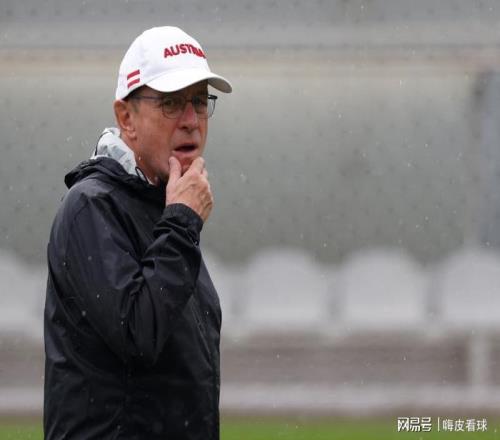 发力！12人造10球，曼联弃帅可媲美穆里尼奥，多赢两场进世界杯