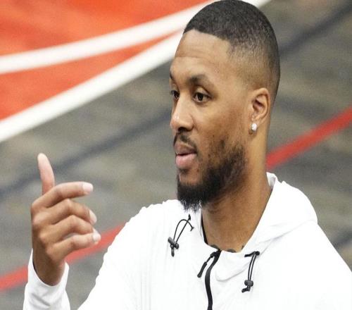 NBA总经理调查：雄鹿队裁掉并延长利拉德合同的决定最令人震惊