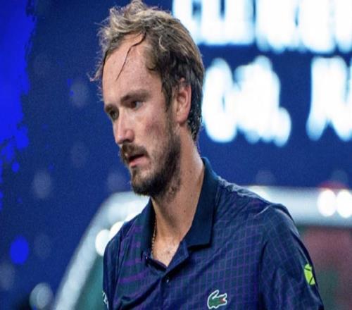 梅德韦杰夫20力克德米纳尔，时隔六年重返上海大师赛四强