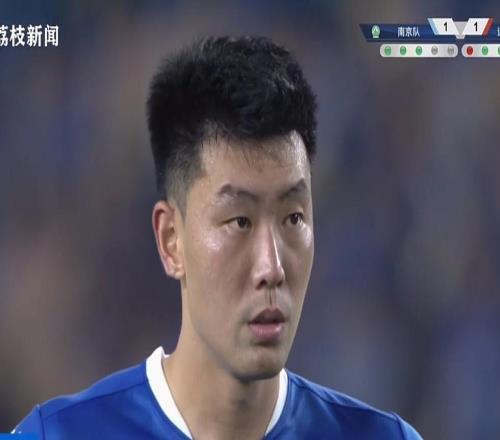 记者：上周末出战苏超的冯伯元已回归海牛，昨天下午参加训练