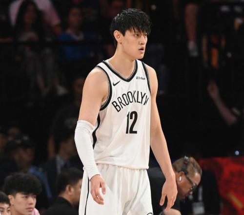 曾凡博篮网首秀登场10分钟，未能完成出手得到1抢断3犯规