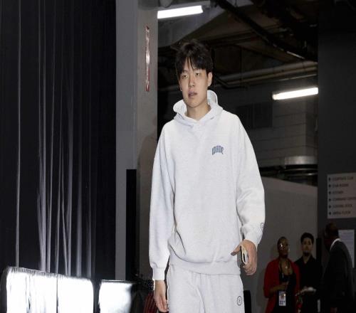 杨瀚森赛后更新社媒：感谢大家的鼓励，摆正心态，继续前进！