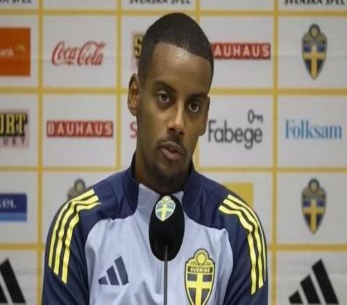 伊萨克：离开纽卡后没和埃迪豪交谈过，纠结这件事没有好处