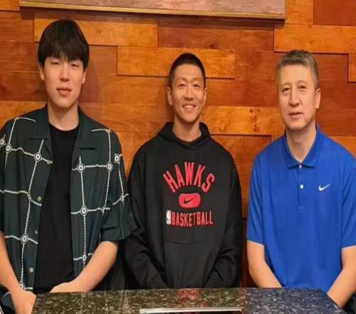 中国男篮助教李昂晒图，陪同郭士强在美考察期间探望杨瀚森