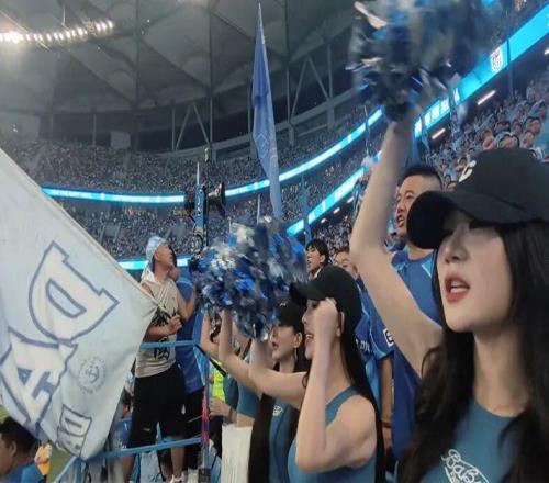 大连球迷必须满分!李国旭打几分被邵佳一双杀金帅奖没了