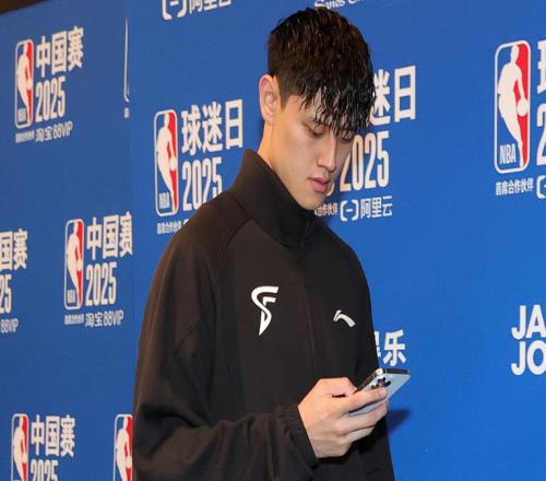 曾凡博遭DNP！篮网被炮轰不懂人情世故：中国赛不让中国球员上场