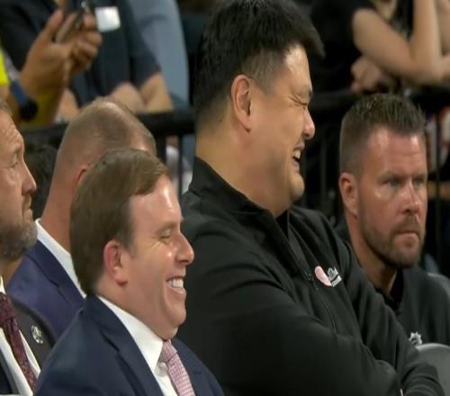 队记：独行侠老板推动了本次中国赛，因此独行侠可能明年会参赛