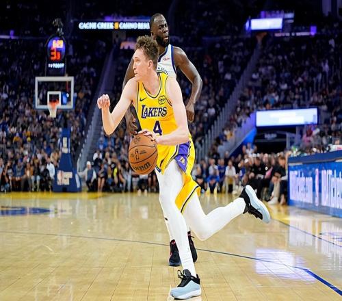 在经历了两场惨不忍睹的表现后，湖人首轮秀总算是正常发挥了一次