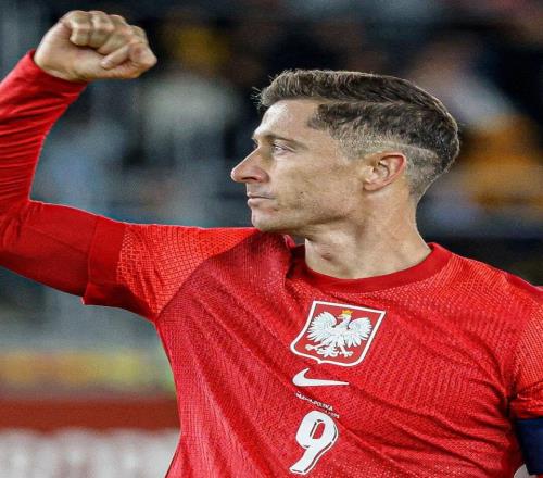 尘埃落定！巴萨与莱万计划起冲突，决定不续约，梅西深有感触