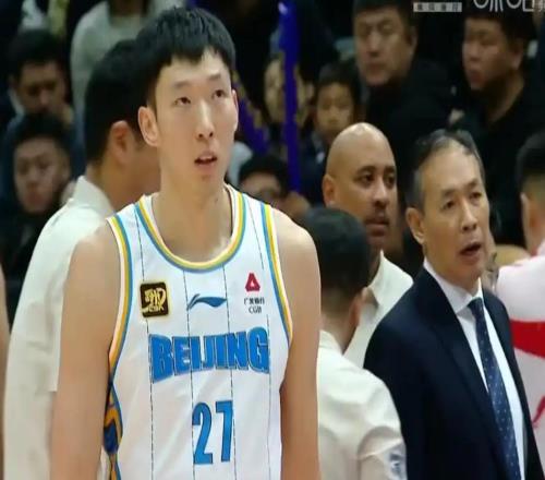 北京男篮传绯闻外援,1米98NBA扣篮王有望加盟,场均6分2.5篮板!
