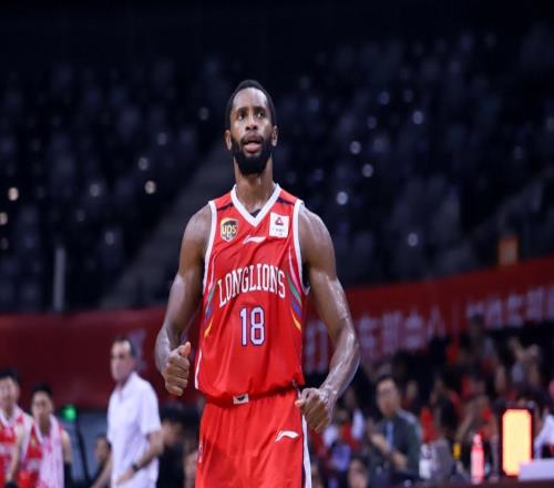 专收辽篮旧将！曝广州签下弗格前CBA第一外援回到梦开始之地