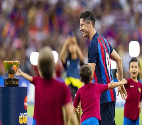 梅西这下放心了！莱万或离队梅西欧冠历史第二进球位置保住了