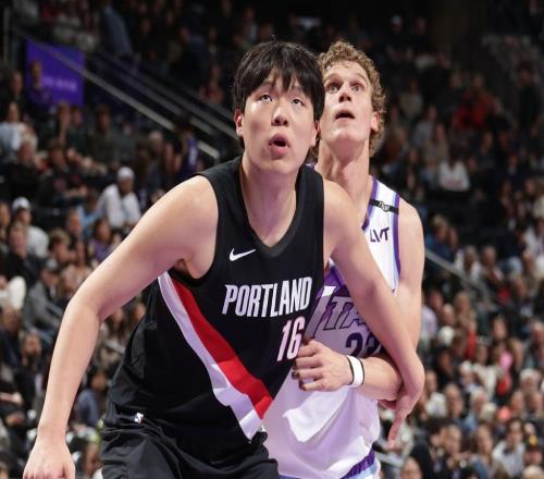 打得好就吹上天,打不好就骂得一无是处,不应该这样对待杨瀚森!