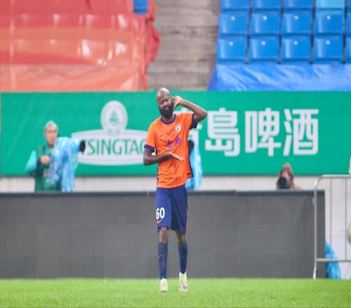 中超争冠白热化！上海海港43青岛海牛，上海申花11打9，21取胜