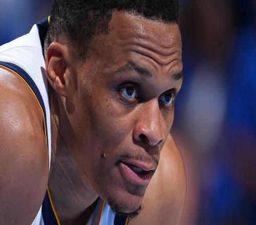 唏嘘!NBA历史三双王威少!仅获一份无保障底薪