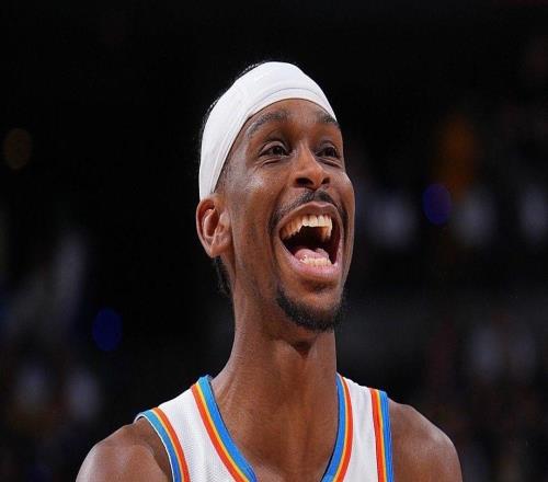 游刃有余,24次出手仅丢4球!新科FMVP再升级