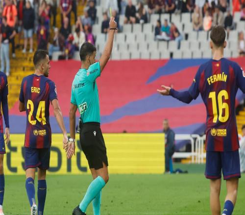 拉波尔塔谈弗里克染红:这个裁判总是针对我们,看看记录就知道