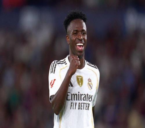 维尼修斯一人让对方2名球员罚下，西甲最近11年仅4人做到