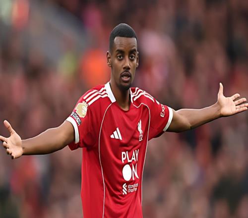 伊萨克双红会全场数据：2次射门1次射正，传球成功率63%