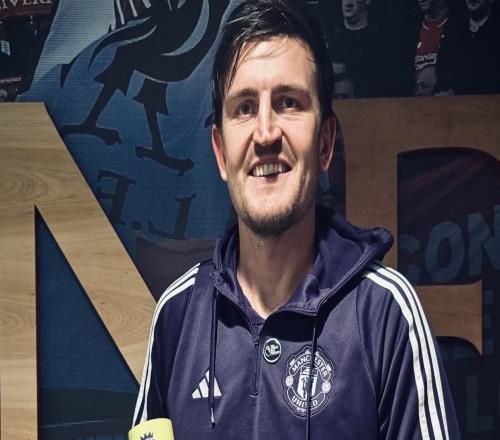 大力头槌准绝杀！马奎尔当选双红会全场最佳球员