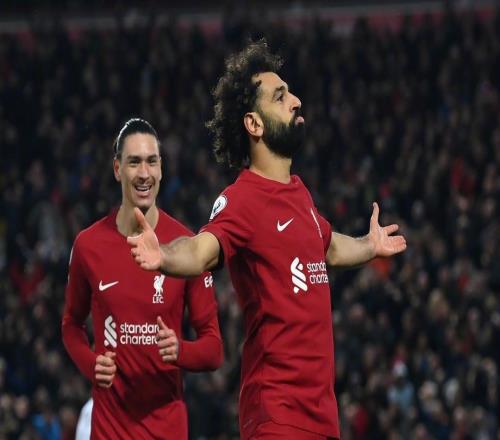 热闻第84分钟头球绝杀！曼联客场21利物浦笑傲“双红会”