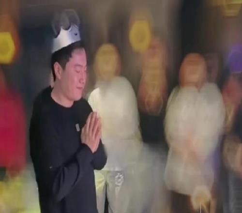 马龙社媒回复王楚钦生日祝福：还要靠你呢