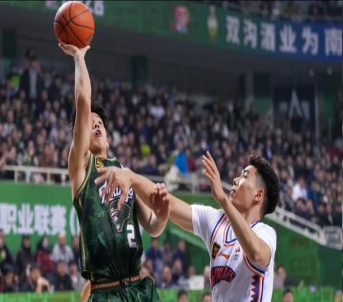 去NCAA也当球霸国产后卫给美国教练整怕了:林葳进攻端过于激进