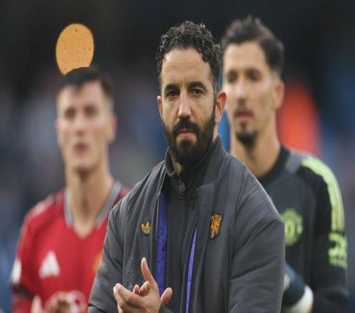 曼晚：莱万与巴萨续约遇到阻碍，这对曼联来说是个机会