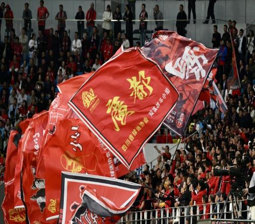 中超争冠优先!成都蓉城轮休主力,亚冠主场0比2不敌柔佛DT