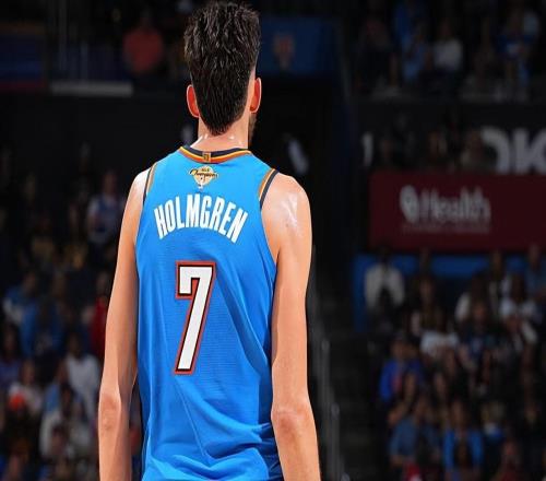 面对火箭攻防两端都有强势表现！雷霆确实应该为他提供顶薪合同