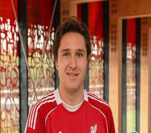 官方：1球2助，基耶萨当选利物浦队内9月最佳球员