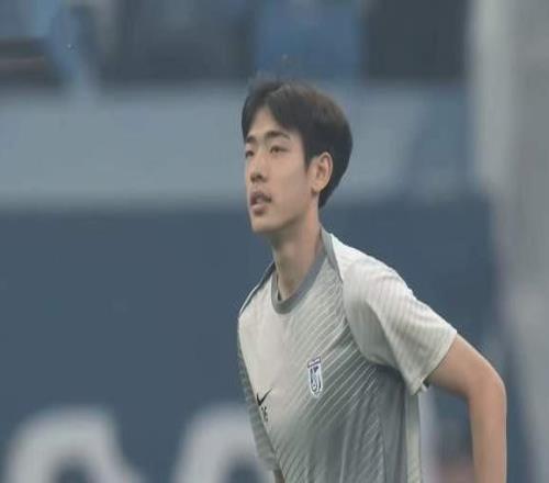 CCTV5直播,大连3外援缺阵,朱鹏宇单箭头+毛伟杰出战申花拒爆冷