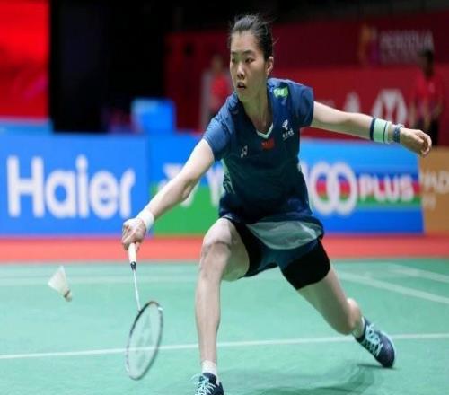 高昉洁12惨遭安洗莹逆转，后者晋级法国赛四强对阵陈雨菲