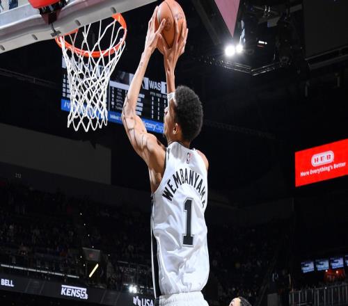 单赛季包揽MVP+DPOY有多难历史仅2人达成,文班有望冲击记录!