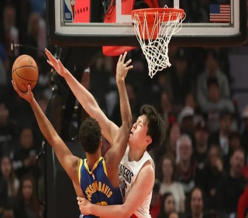 7分钟2分2帽,这个山东小伙太实在了杨瀚森的NBA第一胜,让人看到了希望