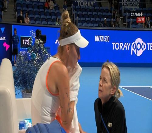 打不过就跑万卓索娃强硬回击普利斯科娃