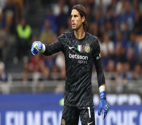 真老了索默全场0扑救,那不勒斯3射正进3球