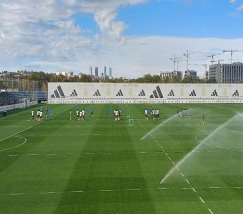 记者:卡瓦哈尔、赫伊森、塞瓦略斯、阿诺德均参加了全队合练