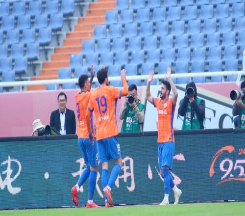 山东3队杀疯了！狙击海港蓉城+逆转国安，2胜1平搅乱中超争冠保级