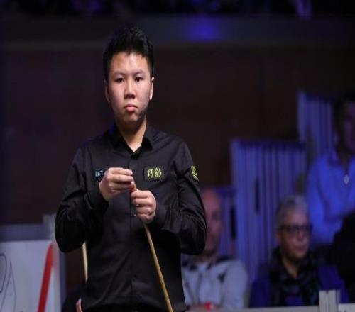 斯诺克北爱赛：周跃龙54逆转汤姆福德，晋级半决赛