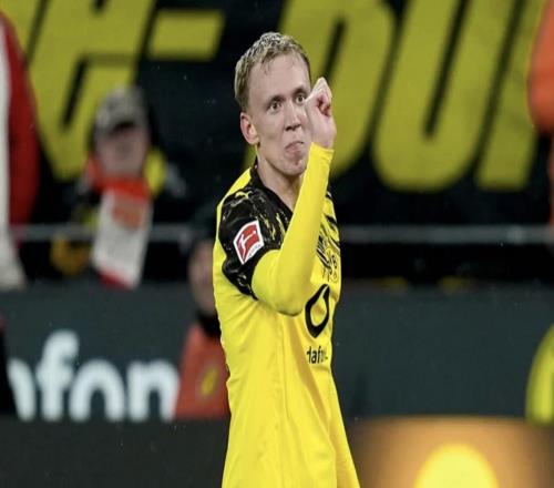 拜尔：头被撞得晕乎乎的没什么比在南看台前进制胜球更美好