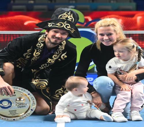 从冠军荒到幸福加冕:梅德韦杰夫的重生之路