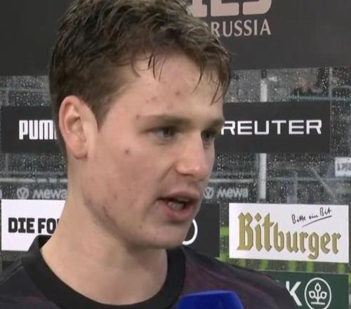 乌尔比希：队友们让我在场上踢得轻松很期待对阵老东家科隆