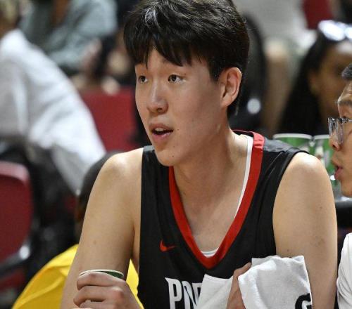 杨瀚森谈被丹尼尔斯隔扣我在站位上还有待提高今天也是全新体验