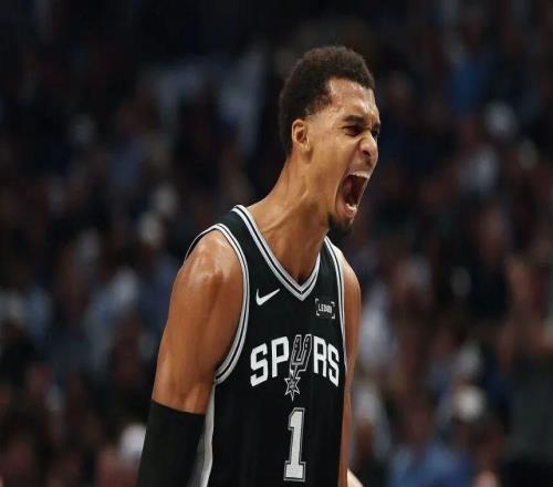 31+13+4盖帽！文班周最佳，来了少林寺武功这么强了