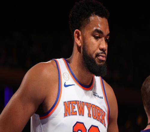 ESPN预测明日比赛胜率：尼克斯48.4%，雄鹿51.6%