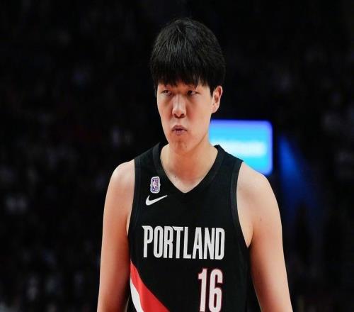 韩乔生:杨瀚森场均5.6分钟,目前打不上球才是最可怕的现状